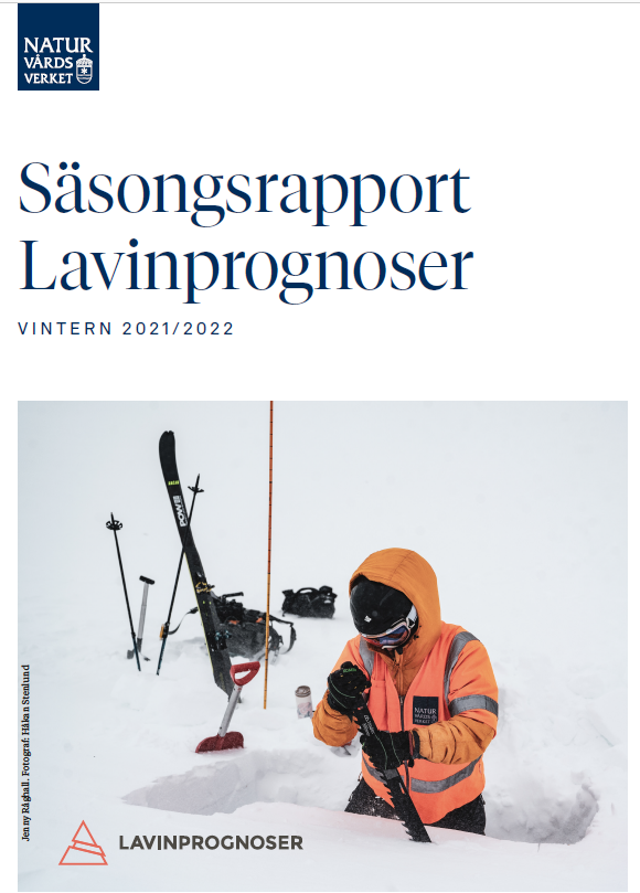 Omslagsbild av rapporten: Säsongsrapport Lavinprognoser - Vintern 2021-2022.